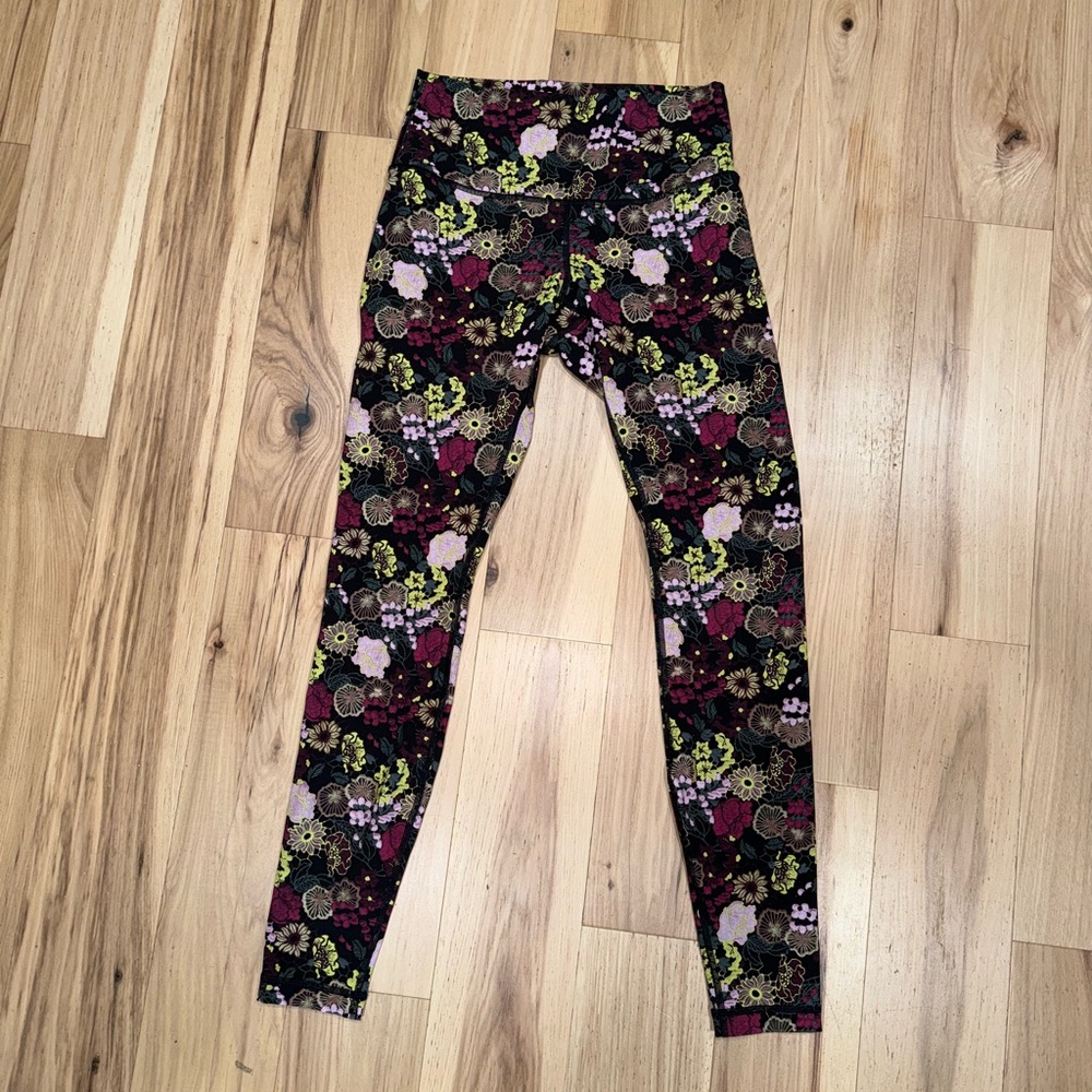Fluorescent lululemon leggings